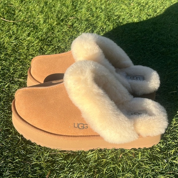 Like New! UGG Disquette Clog - Picture 5 of 11